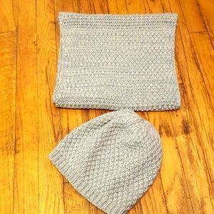 Jessica Simpson hat and infinity scarf set